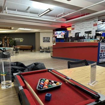 Chicago Beefs - Seating - Sandwiches Near Me - Marquette, Michigan