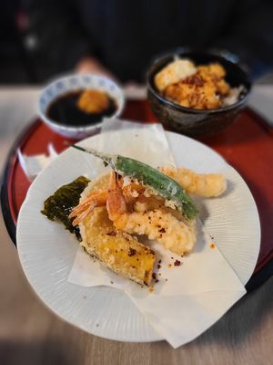 Tendon Tempura Carlos Jr by null