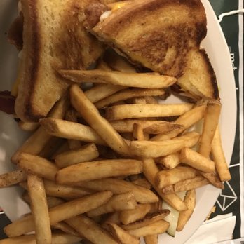 Metro Diner - American Near Me - Bensalem, Pennsylvania Metro Diner - American Near Me - Bensalem, Pennsylvania