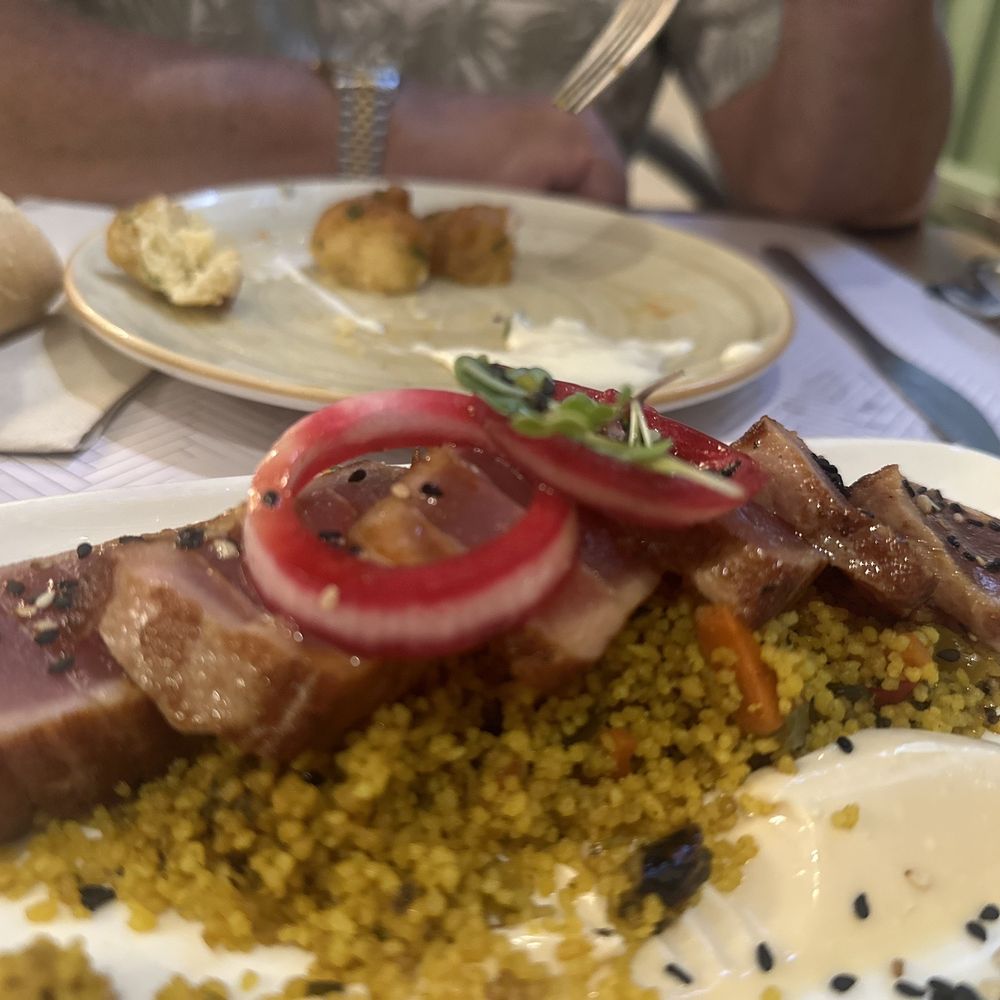 La Brunilda - Seared tuna - Tapas Bars Near Me - Seville, SE La Brunilda - Seared tuna - Tapas Bars Near Me - Seville, SE