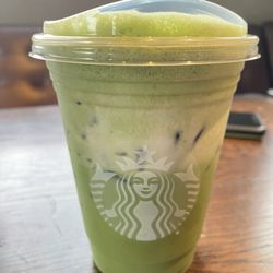 Starbucks - Iced lavender cream oatmilk matcha