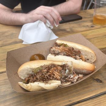 Walnut garden - Cheesesteak - Beer Gardens Near Me - Philadelphia, Pennsylvania Walnut garden - Cheesesteak - Beer Gardens Near Me - Philadelphia, Pennsylvania