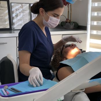 Viadental - Dra. Genesis Cazares en consulta - Endodontists Near Me - Tijuana, BCN Viadental - Dra. Genesis Cazares en consulta - Endodontists Near Me - Tijuana, BCN