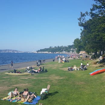 Alki Beach Park - Northside of Alki facing the south side - Parks Near Me - Seattle, Washington