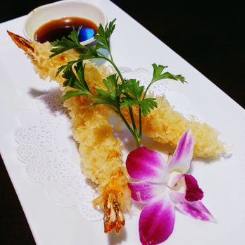 Sweet Mango - I really appreciate that they serve the tempura shrimp on the side since most places place it on top of broth making it a soggy mess - Japanese Near Me - Southington, Connecticut Sweet Mango - I really appreciate that they serve the tempura shrimp on the side since most places place it on top of broth making it a soggy mess - Japanese Near Me - Southington, Connecticut