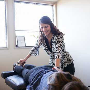 MVP Chiropractic - Dr. Shelby Preston doing Decompression on patient at MVP Chiropractic and Physical Therapy in New Lenox - Chiropractors Near Me - New Lenox, Illinois MVP Chiropractic - Dr. Shelby Preston doing Decompression on patient at MVP Chiropractic and Physical Therapy in New Lenox - Chiropractors Near Me - New Lenox, Illinois