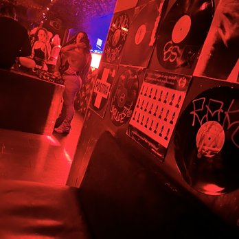 Station1640 - The records on the wall are pretty neat, but you can see the bench is pretty crappy. - Venues & Event Spaces Near Me - Los Angeles, California Station1640 - The records on the wall are pretty neat, but you can see the bench is pretty crappy. - Venues & Event Spaces Near Me - Los Angeles, California