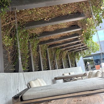 Wall Writers Coffee - Outdoor seating - Coffee & Tea Near Me - Irvine, California Wall Writers Coffee - Outdoor seating - Coffee & Tea Near Me - Irvine, California