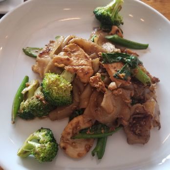 Thai Diva Cuisine - Chicken pad seew - Thai Near Me - Woodside, New York Thai Diva Cuisine - Chicken pad seew - Thai Near Me - Woodside, New York