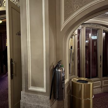Chicago Theatre - Performing Arts Near Me - Chicago, Illinois Chicago Theatre - Performing Arts Near Me - Chicago, Illinois