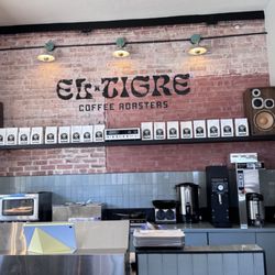 El Tigre - The bar