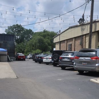 Ocean Grill & Bar - Their smallish primary parking lot by the restaurant. - Vietnamese Near Me - Chicago, Illinois Ocean Grill & Bar - Their smallish primary parking lot by the restaurant. - Vietnamese Near Me - Chicago, Illinois