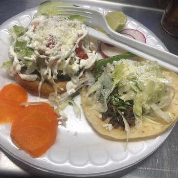 Taqueria Rolly’s - a plate of food - Food Trucks Near Me - Yakima, Washington