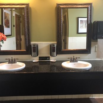 Another Broken Egg Cafe - Space and nice size mirrors ladies - Breakfast & Brunch Near Me - Mountain Brook, Alabama