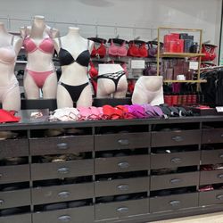 Victoria's Secret - Inside