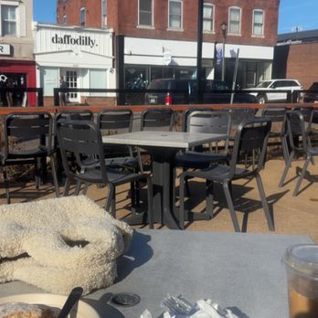 honey bee’s biscuit + good eats - Outside seating - Breakfast & Brunch Near Me - Kirkwood, Missouri