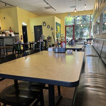 Sunshine Cafe - Seating - Breakfast & Brunch Near Me - Petaluma, California Sunshine Cafe - Seating - Breakfast & Brunch Near Me - Petaluma, California