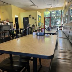 Sunshine Cafe - Seating