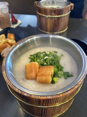 Canton Restaurant - Cháo Cá Chợ Cũ by null