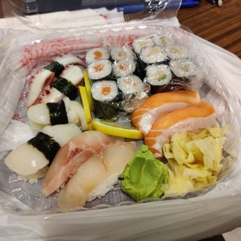 Kansai - Octopus, scallops, seabass, sake+salmon (very good nigiri), roll were just okay - Japanese Near Me - Oakland, California Kansai - Octopus, scallops, seabass, sake+salmon (very good nigiri), roll were just okay - Japanese Near Me - Oakland, California