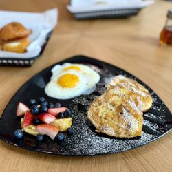 BAD Bakery - French Toast meal