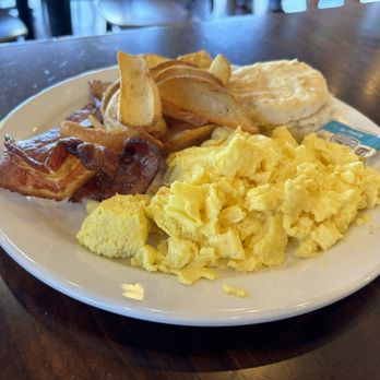 Kihei Caffe Lahaina - Number 1 Egg Breakfast - Breakfast & Brunch Near Me - Lahaina, Hawaii Kihei Caffe Lahaina - Number 1 Egg Breakfast - Breakfast & Brunch Near Me - Lahaina, Hawaii