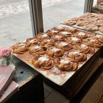 Fabrique Bakery - Buns - Patisserie/Cake Shop Near Me - London, XGL Fabrique Bakery - Buns - Patisserie/Cake Shop Near Me - London, XGL