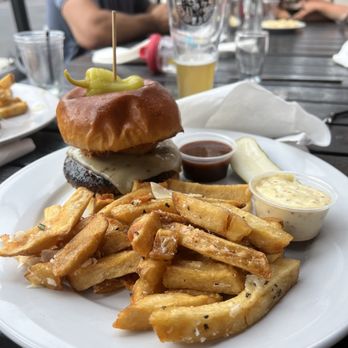 Two Rivers Brewing - Chipotle burger - Breweries Near Me - Easton, Pennsylvania Two Rivers Brewing - Chipotle burger - Breweries Near Me - Easton, Pennsylvania