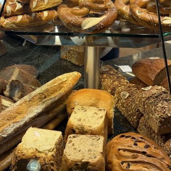 Kleinmarkthalle - Pretzels and bread - Public Markets Near Me - Frankfurt, HE Kleinmarkthalle - Pretzels and bread - Public Markets Near Me - Frankfurt, HE