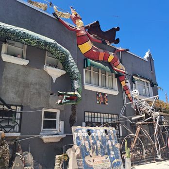 Tio's Tacos - Giant snakes in the house next door--maybe where Tio lives? - Mexican Near Me - Riverside, California