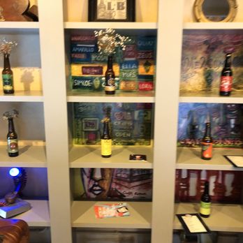 Crafty Corner - Cute wall decor - Beer Bar Near Me - Lisbon, 11