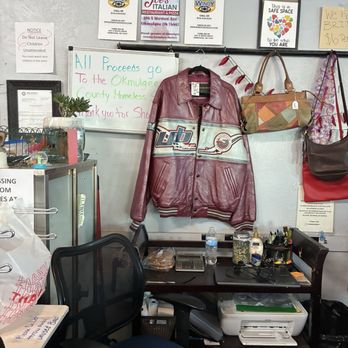 Ochs Thrift Store - Thrift Stores Near Me - Okmulgee, Oklahoma