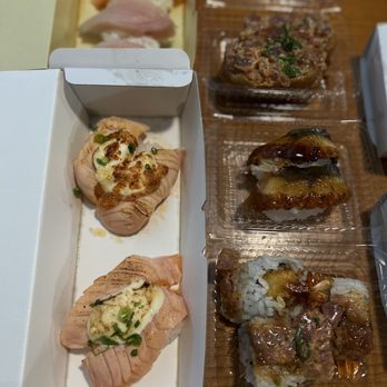 Genki Sushi - Salmon Seared Spicy salmon Nigiri - Sushi Bars Near Me - Waipahu, Hawaii