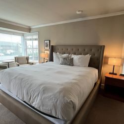 King size bed with very comfortable mattress and no squeaky moving parts
