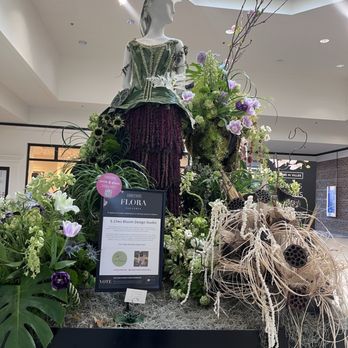 Galleria Shopping Center - Flower show - Shopping Centers Near Me - Edina, Minnesota Galleria Shopping Center - Flower show - Shopping Centers Near Me - Edina, Minnesota