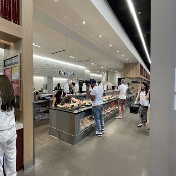 Erewhon - Inside - Grocery Near Me - Pasadena, California
