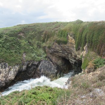 Illa Pancha - water making its way - Landmarks & Historical Buildings Near Me - Isla Pancha, LU