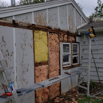 Byerly Painting Systems - a house being remodeled - Painters Near Me - Cedar Rapids, Iowa Byerly Painting Systems - a house being remodeled - Painters Near Me - Cedar Rapids, Iowa