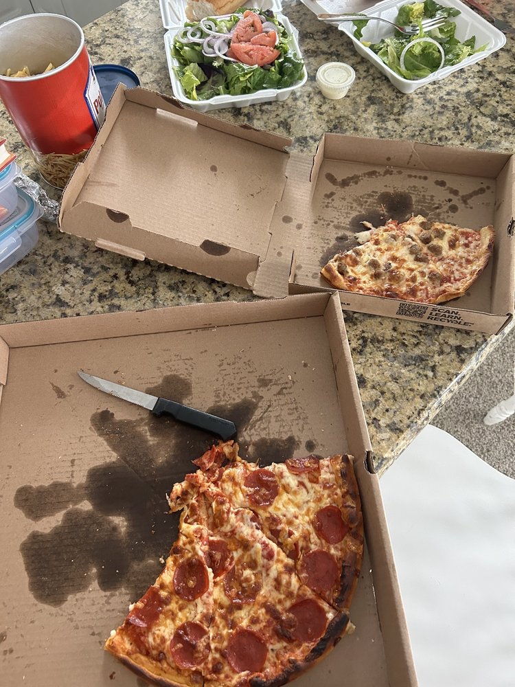 CIRCLE PIZZA Updated September 2024 20 Photos & 123 Reviews 7702