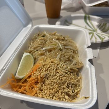 Thai City Cuisine - Pad Thai with chicken - Thai Near Me - Mequon, Wisconsin