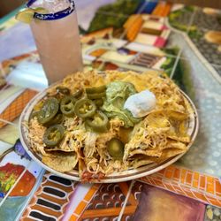 Las Chavelas - Chicken Super Nachos