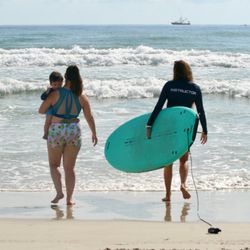 Dahlia Surf School
