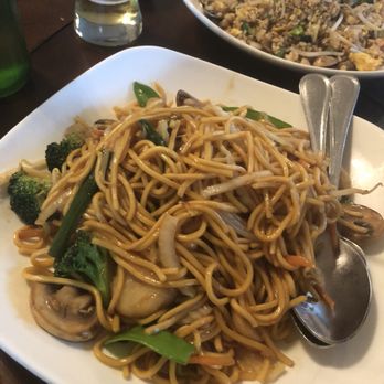 Mr.  Chef's - Cantonese Near Me - Aventura, Florida