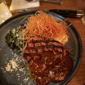 Earls Kitchen + Bar - Peppercorn Ribeye - Cocktail Bars Near Me - Honolulu, Hawaii Earls Kitchen + Bar - Peppercorn Ribeye - Cocktail Bars Near Me - Honolulu, Hawaii