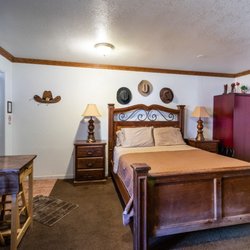 Cedar Lodge Motel