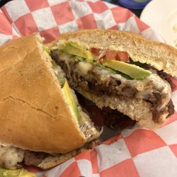 Pupuseria La Bendicion - Steak Tortas