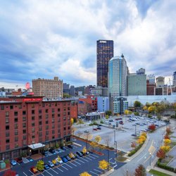 Hampton Inn & Suites Pittsburgh-Downtown - Exterior city view