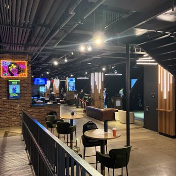 Five Iron Golf - Sports Bars Near Me - New York, New York