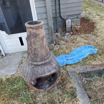 Renfrew Real Estate - towels and other litter  at our doorway - Real Estate Agents Near Me - Seattle, Washington