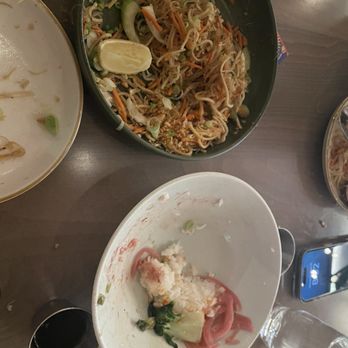 Magna Kainan - Pancit and nearly finished bistek bowl - Filipino Near Me - Denver, Colorado Magna Kainan - Pancit and nearly finished bistek bowl - Filipino Near Me - Denver, Colorado